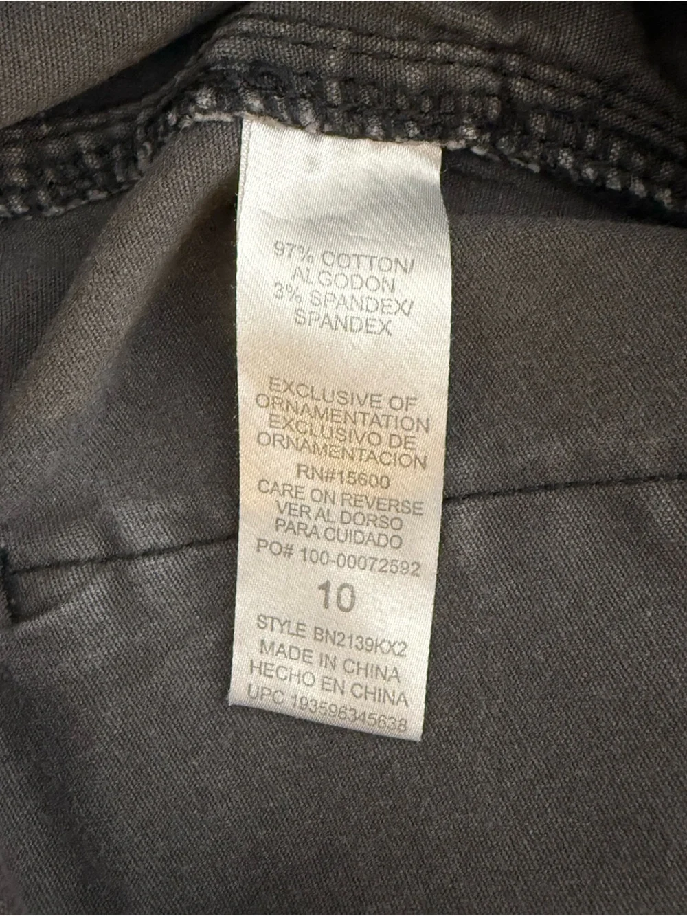 Democracy “Ab” Technology Cargo Raw Hem Camo Crop Pants Size 10